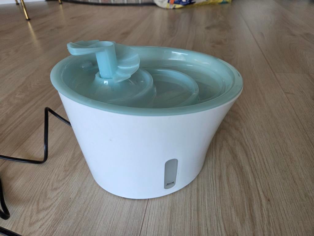Fontaine à eau automatique avec filtre pour animaux de compa, Enlèvement, Automatiquement, Neuf