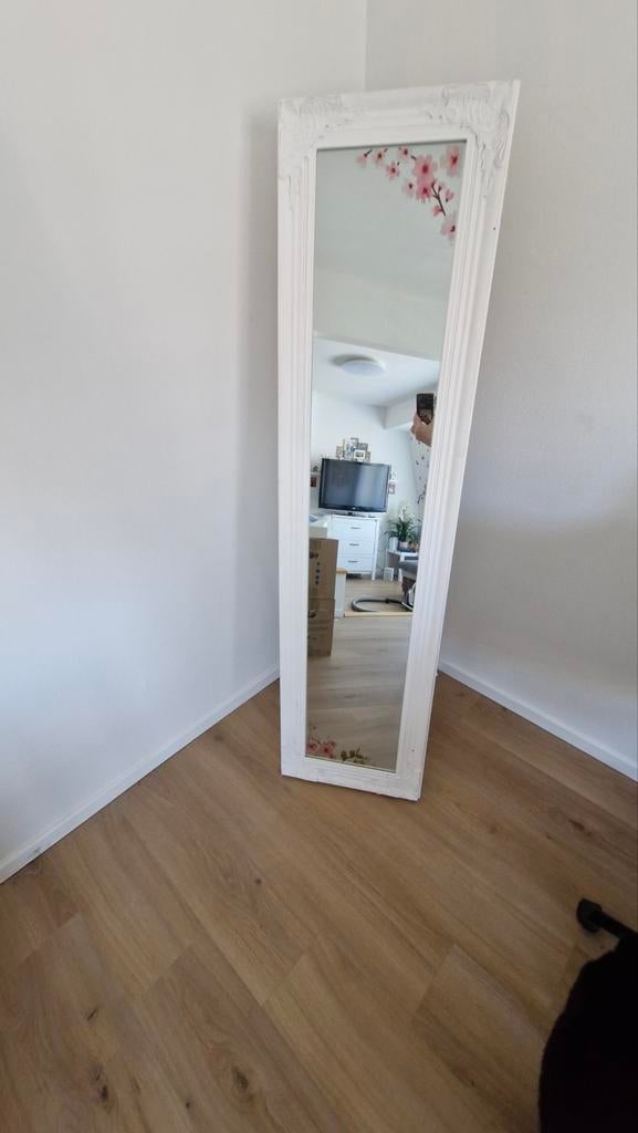 MIROIR SUR PIED
