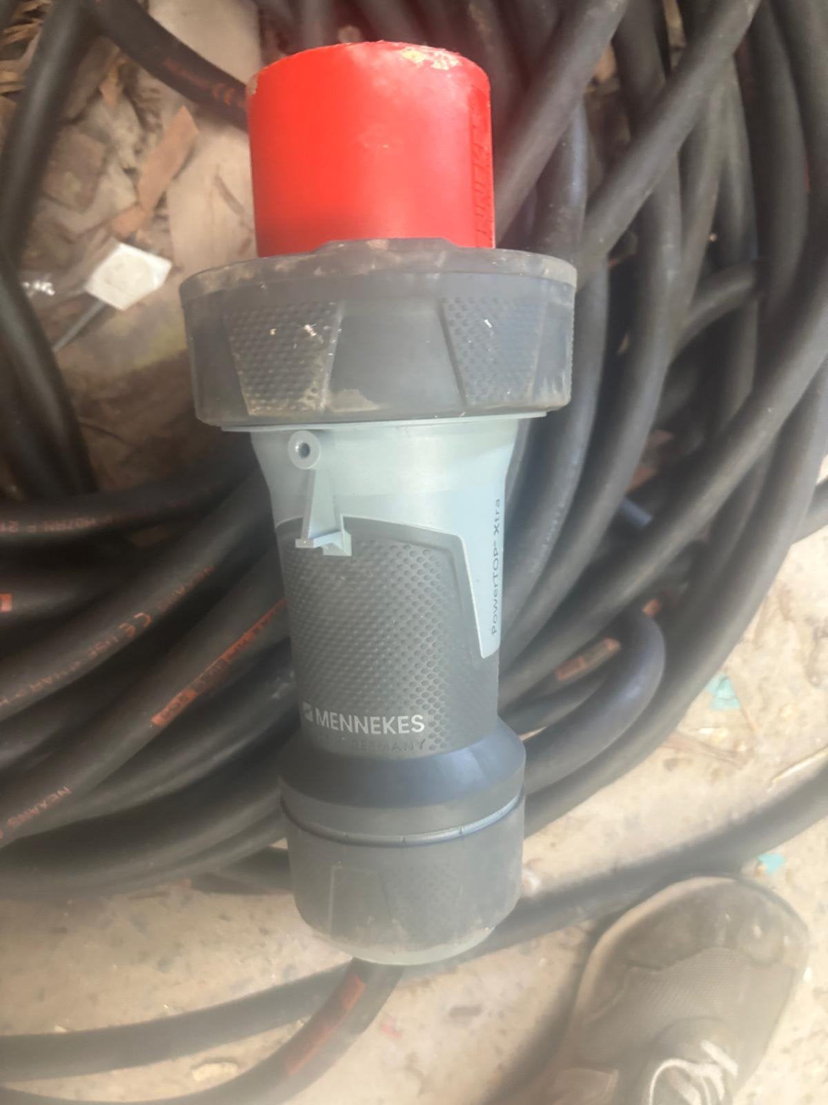 Kabel 50 m lang werd gebruikt om Lunapark aan te sluiten, Ophalen, Zo goed als nieuw