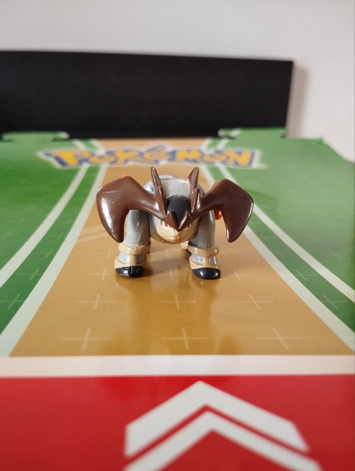 Legendarische Terrakion pokémon tomy figuur, Verzamelen, Ophalen of Verzenden, Zo goed als nieuw