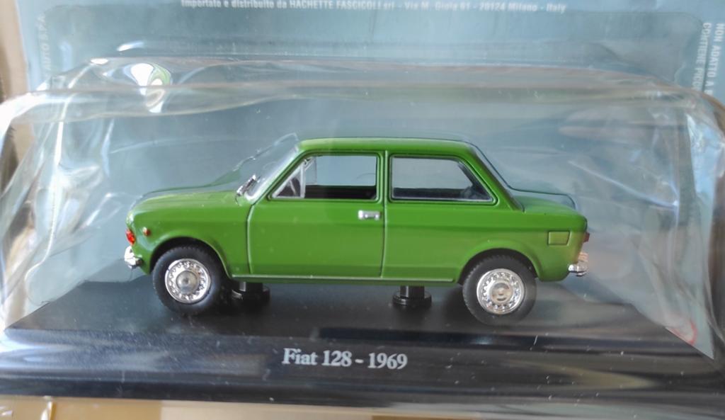Fiat 128 2 portes verte 1969 1:43 dans un blister non ouvert, Enlèvement ou Envoi