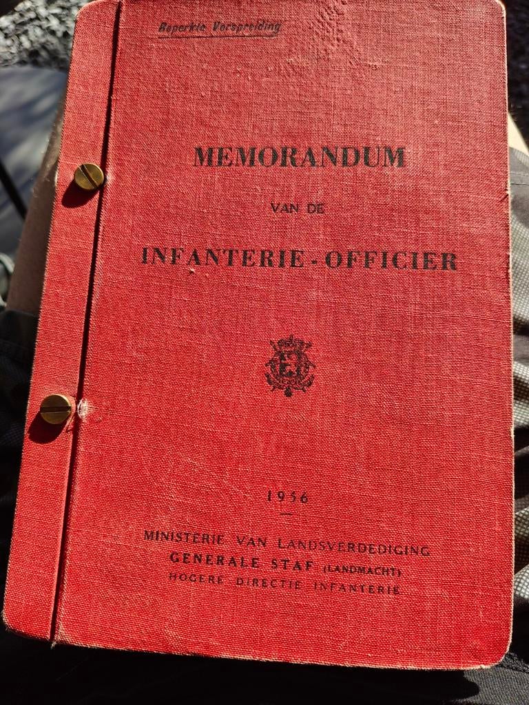 Livre d'officier unique, Enlèvement