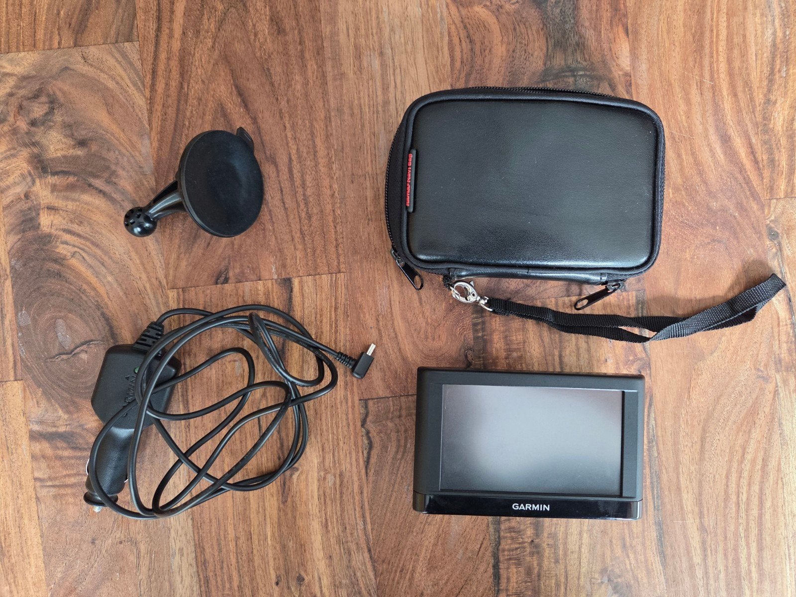 Garmin GPS Navigatiesysteem – Compleet met autolader, zuigna, Ophalen of Verzenden, Gebruikt