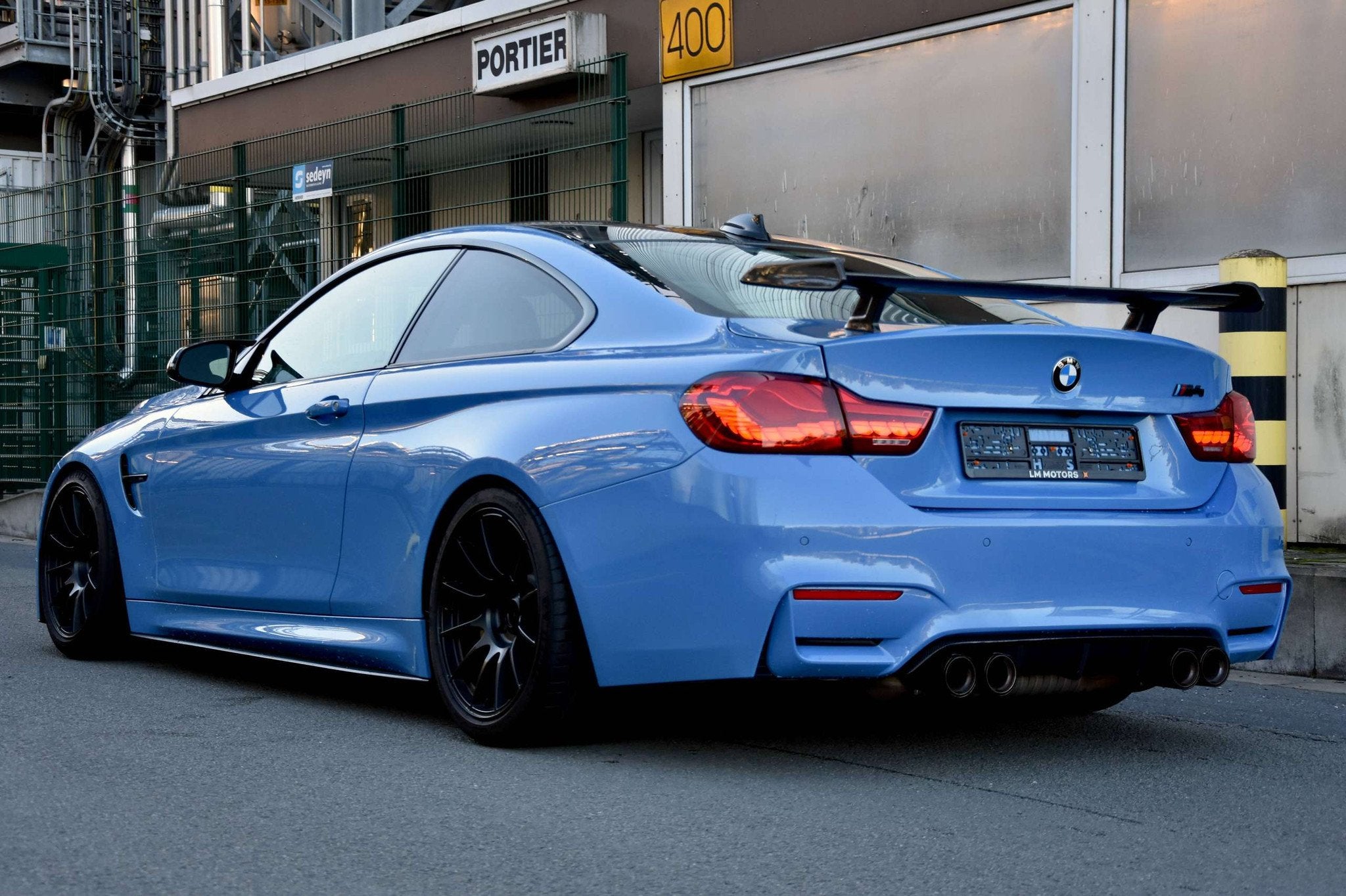 BMW M4 M4 Coupé 3.0 DKG Drivelogic *GTS LOOK* CARBON* HUD *, Achat, Euro 6, Entreprise, Noir