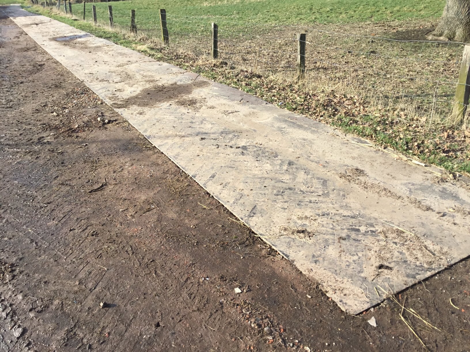 Slijk beu/ rubbermatten leggen, Dieren en Toebehoren, Stalling en Weidegang