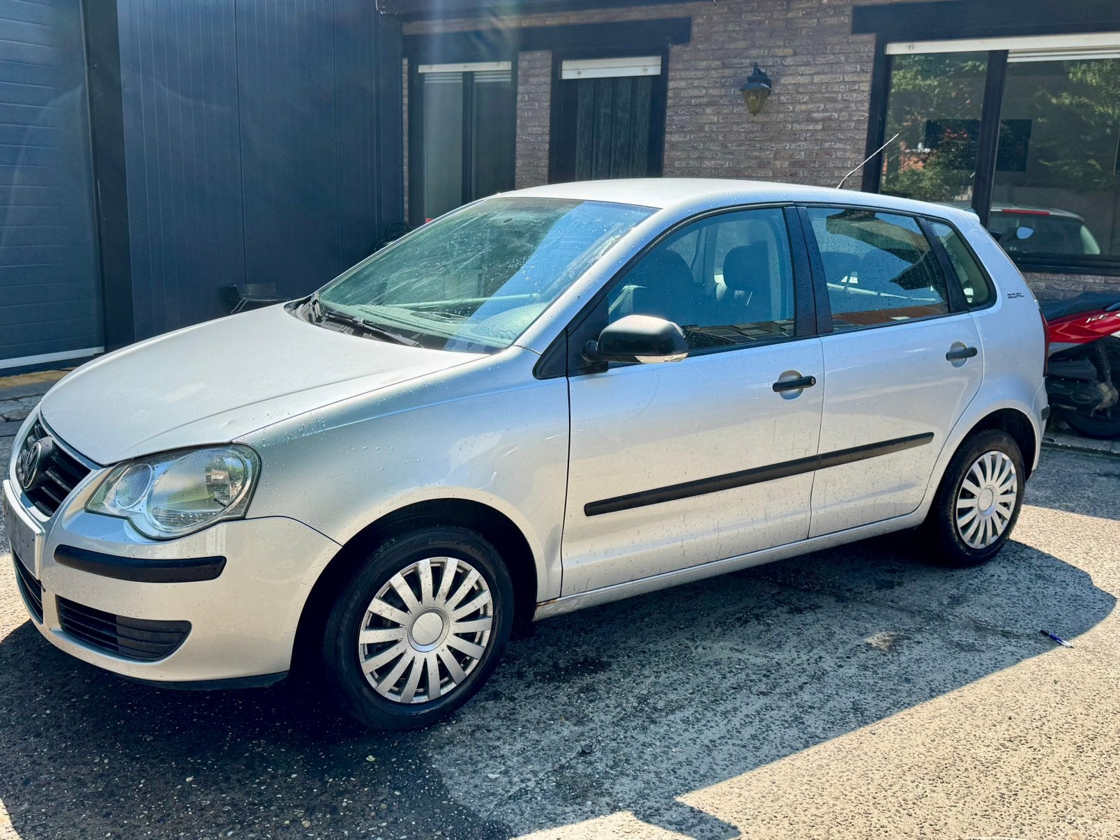 Volkswagen polo 1.2 i benzine airco/met keuring, Voorwielaandrijving, Stof, Zwart, 1200 kg