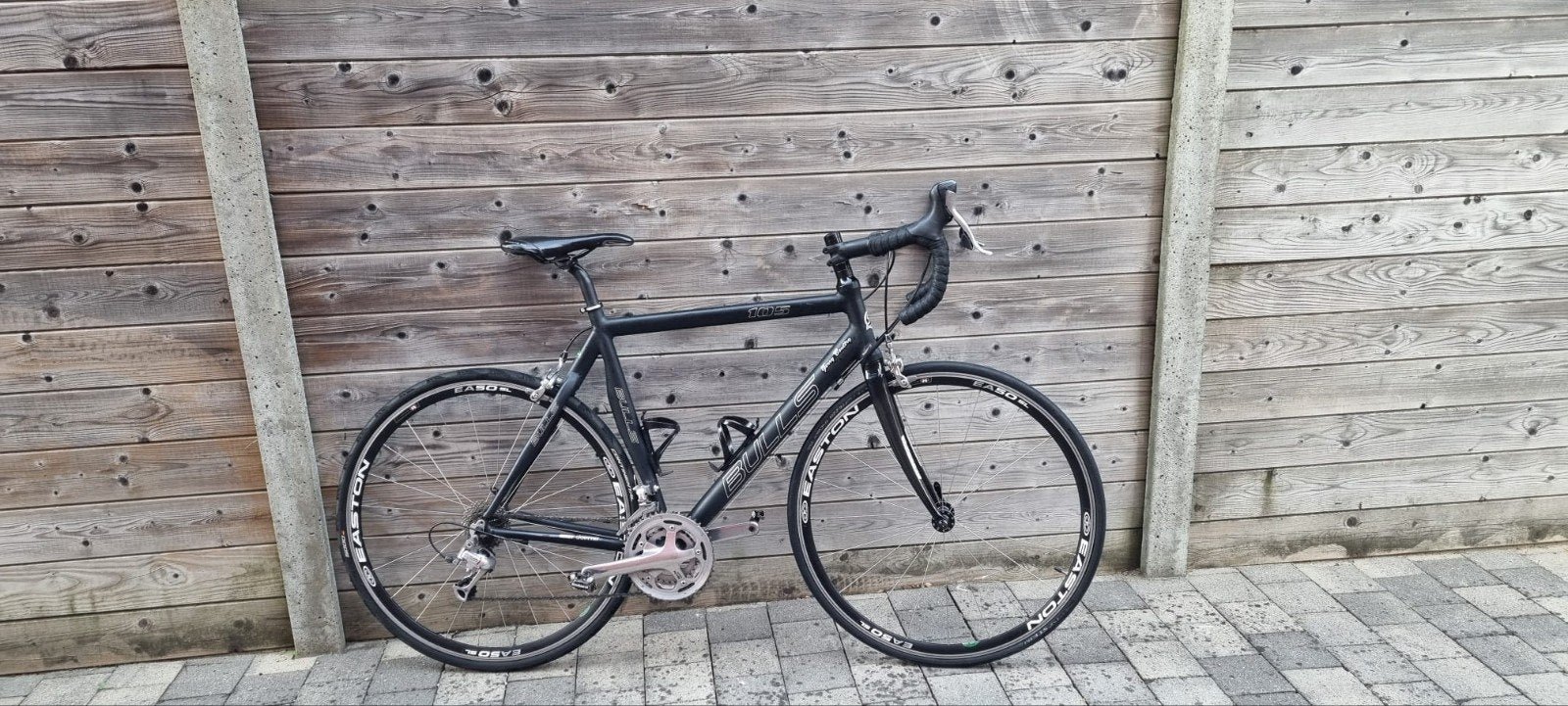 Matzwarte bulls 105 koersfiets, Fietsen en Brommers, 26 inch, Velgrem, Zo goed als nieuw, Meer dan 20 versnellingen