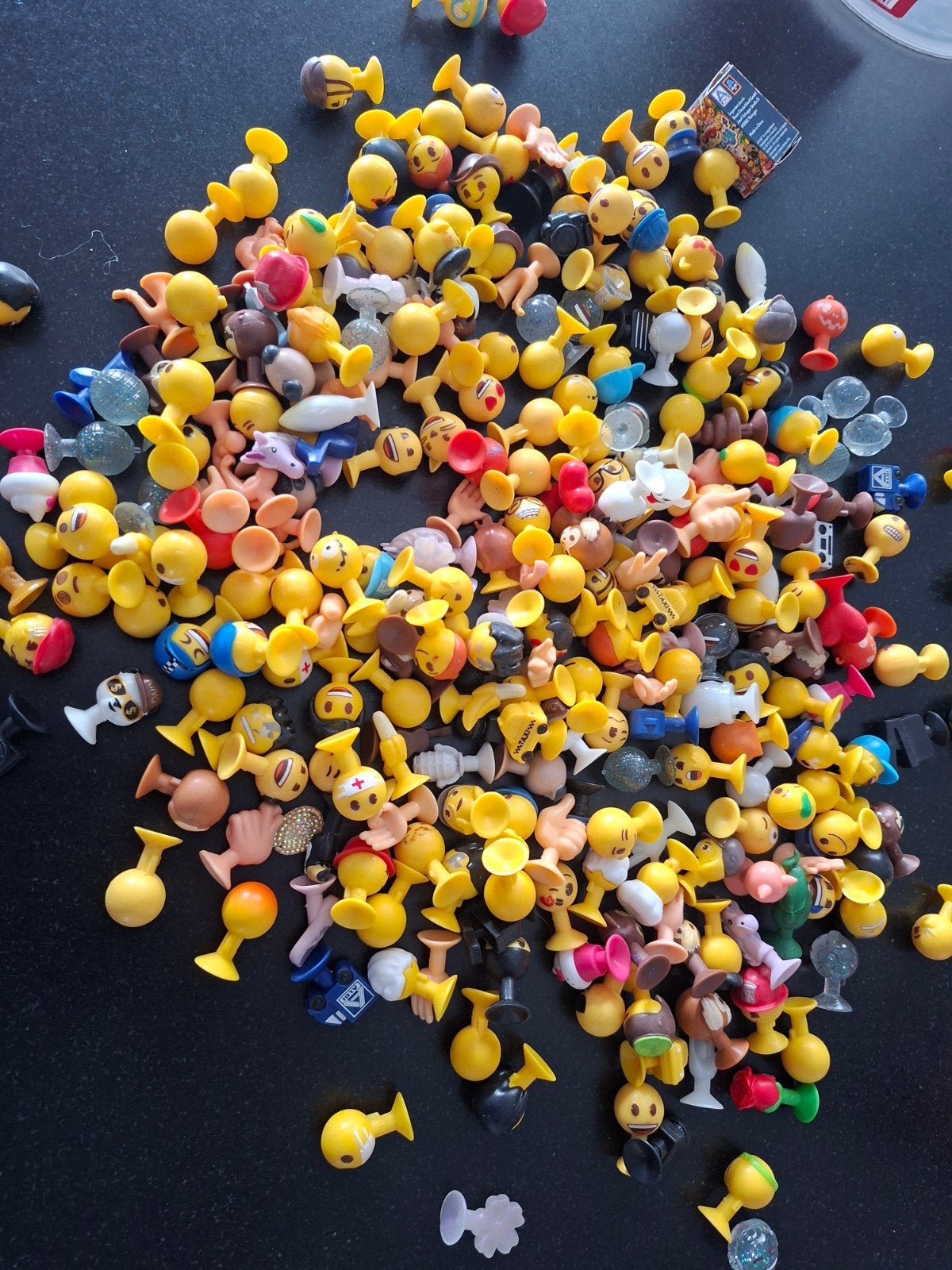 Losse emoji's van alle jaren, Aldi, Enlèvement ou Envoi