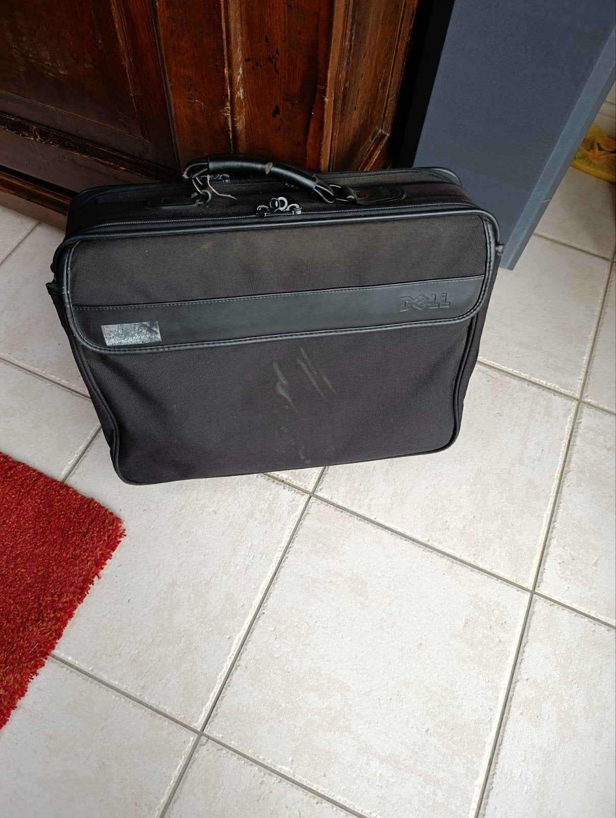 Gratis laptoptas, Computers en Software, Ophalen, Gebruikt, Meerdere vakken, 17 inch of meer