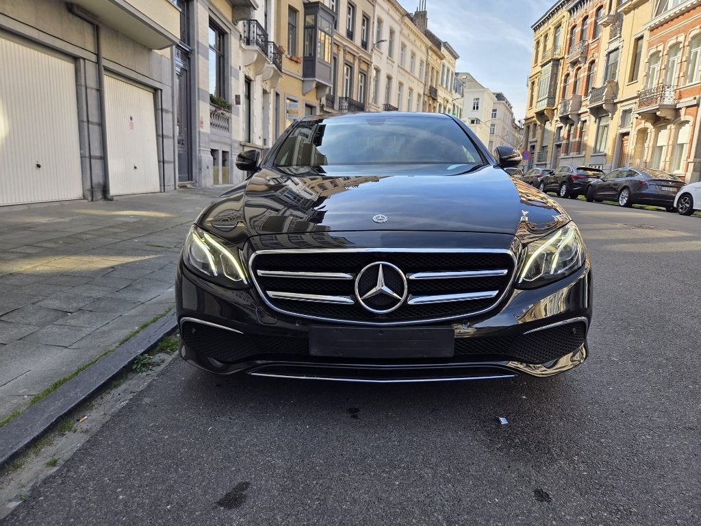Mercedes-Benz E 200 d Business Solution (EU6d-TEMP), Auto's, Automaat, 4 deurs, Achterwielaandrijving, Zwart