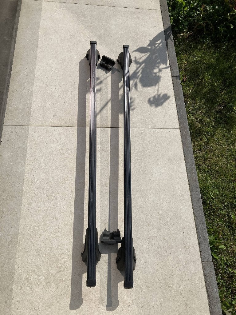 Stevige en handige dakdragers Thule 120 cm, Auto diversen, Dakdragers, Gebruikt, Ophalen