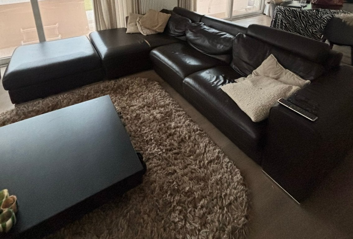 Ruime lederen hoeksalon met poef en 1-zit, Huis en Inrichting, Ophalen, Gebruikt, Leer, Modern