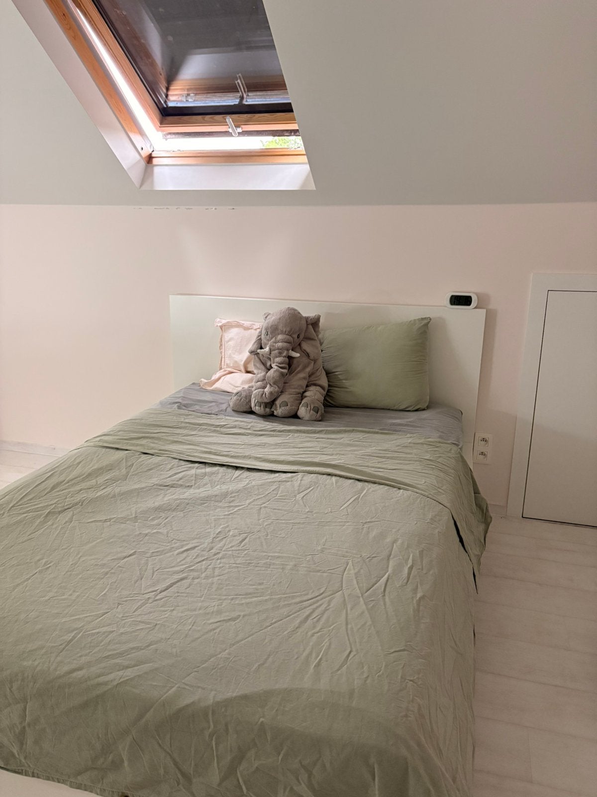 Lit Ikea, Antiquités & Art, Antiquités | Meubles | Lits, Enlèvement