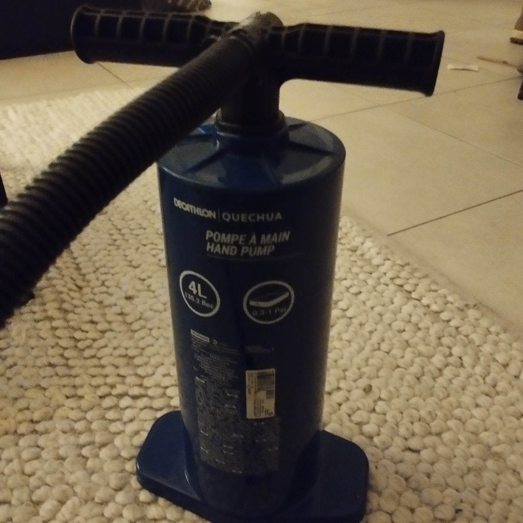 Hand pomp quechua, Ophalen, Zo goed als nieuw