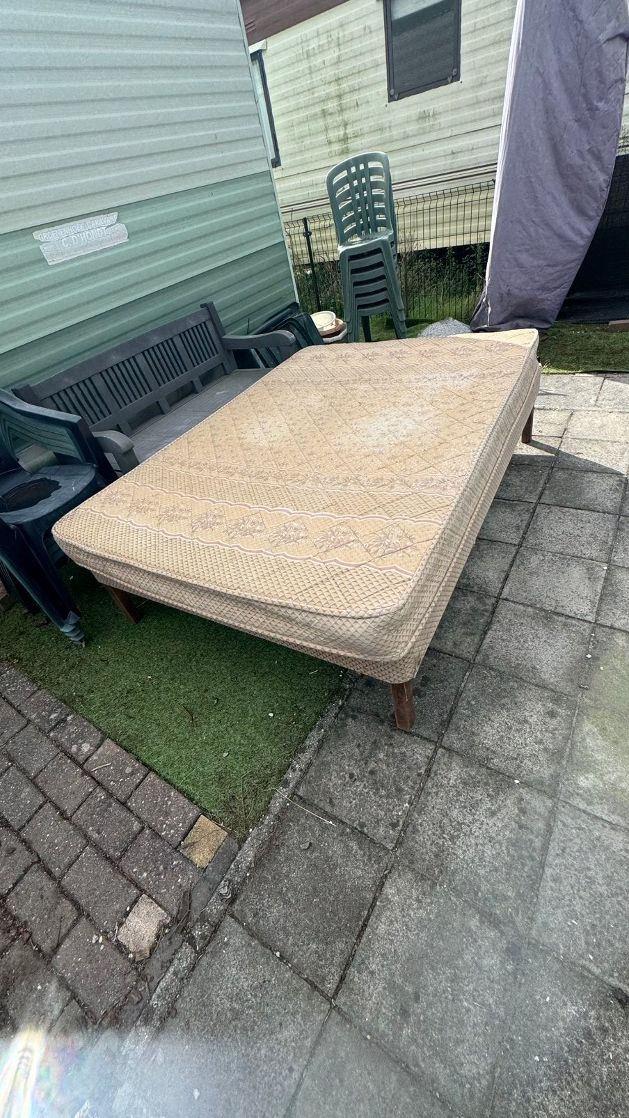 Bed voor caravan gratis, Enlèvement, Utilisé