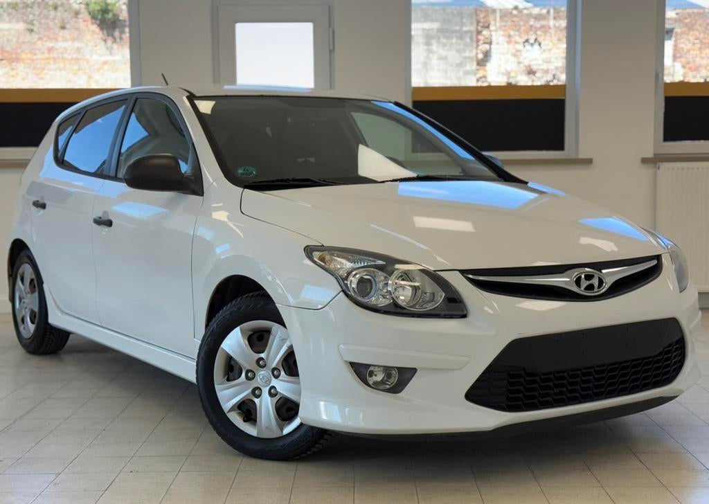 HYUNDAI I30 2011 1.4 ESSENCE FAIBLE KILOMÉTRAGE CT OK, Autos, Euro 5, Achat, Entreprise, Boîte manuelle