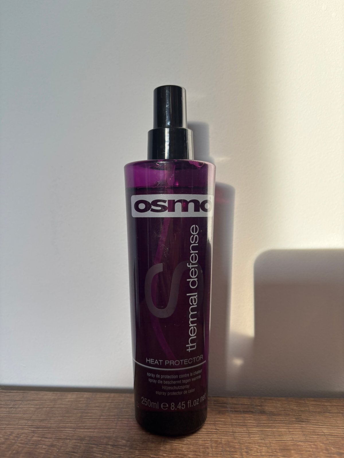 Osmo Thermal Defense Heat Protector 250 ml, Handtassen en Accessoires, Uiterlijk | Haarverzorging, Verzenden, Gebruikt, Krultang of Stijltang