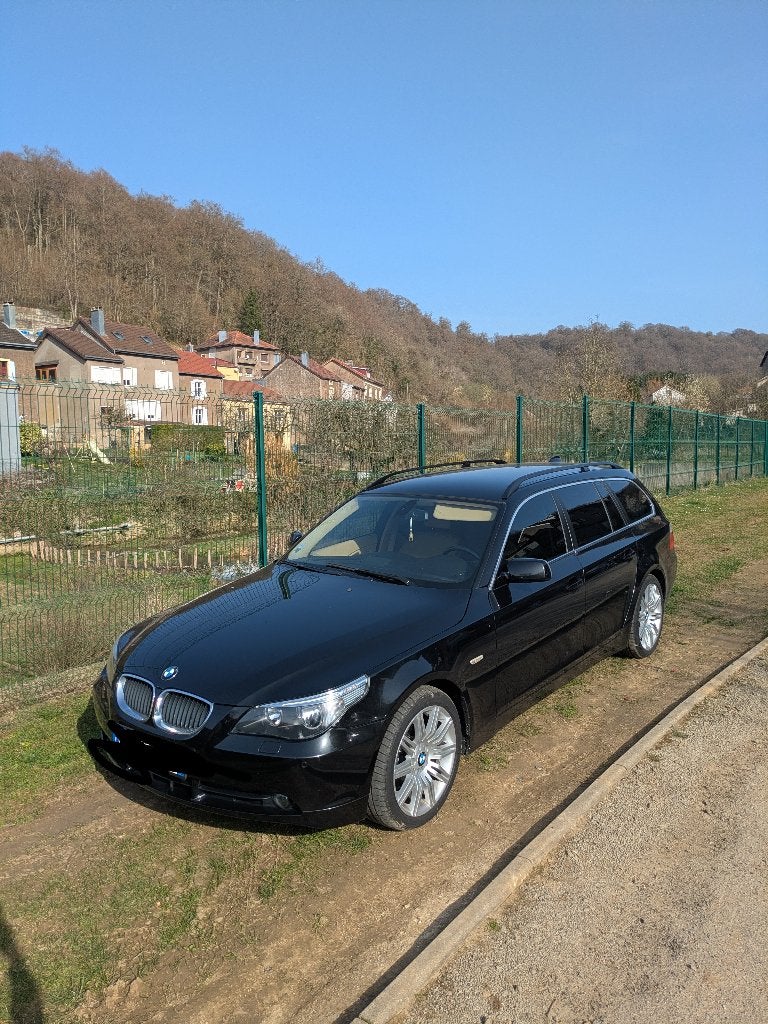 525d, Autos, Cuir, Beige, Boîte manuelle, Entretenue par le concessionnaire