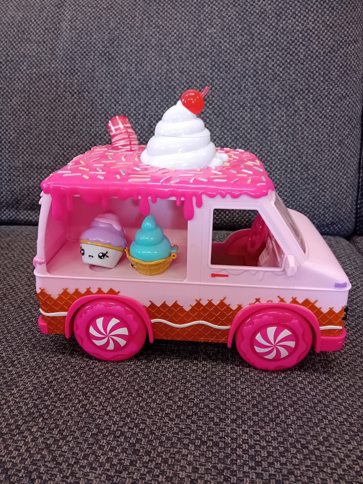 Yummiland lipgloss truck, Ophalen