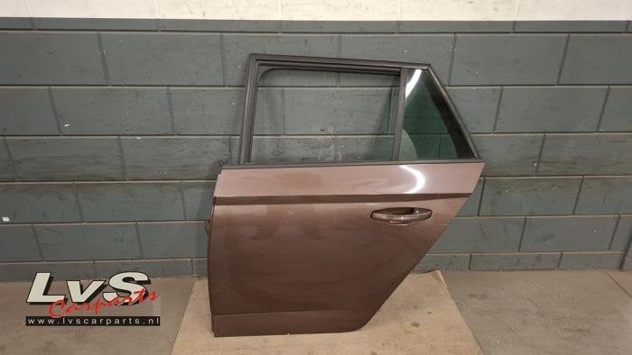 Portier 4Deurs links-achter van een Skoda Fabia (LF8Z), Gebruikt, -, Deur, -