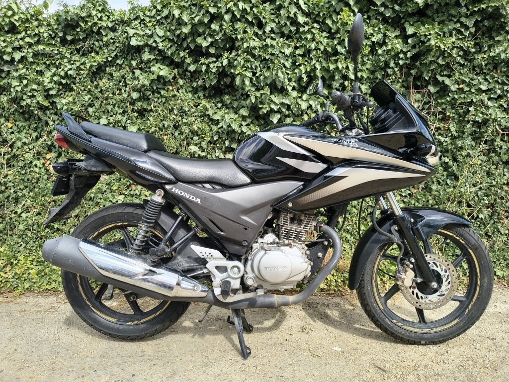 Honda CBF125 - 6 935 km - très bien entretenue - 2009, Permis Moto A1 minimum, Particulier, 1 cylindre, Manuelle