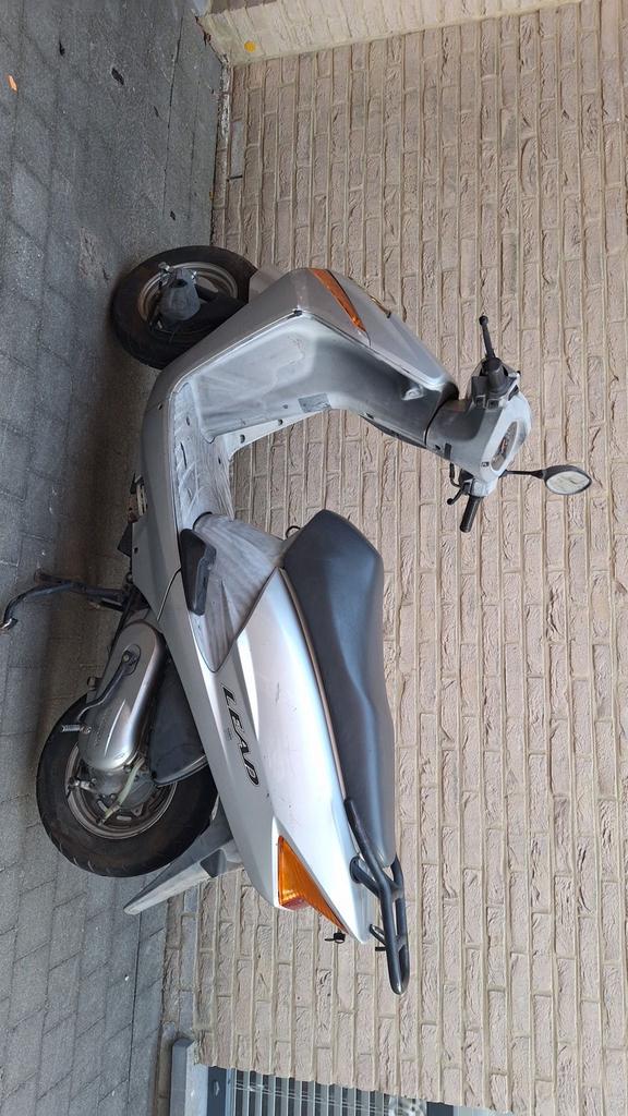 Scooter honda 100cc, Enlèvement, Utilisé
