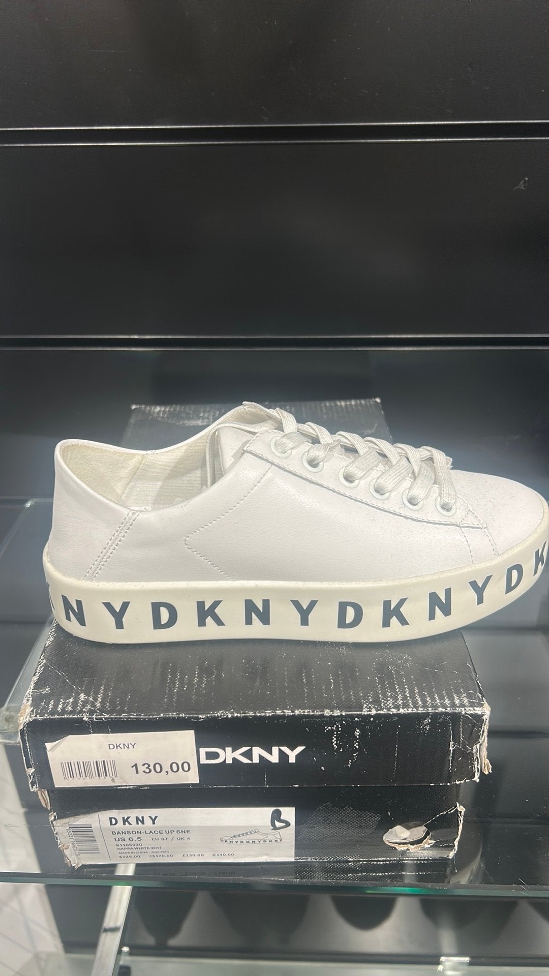 Basket Dkny femme taille 37, Neuf, Sneakers et Baskets, Enlèvement, Blanc