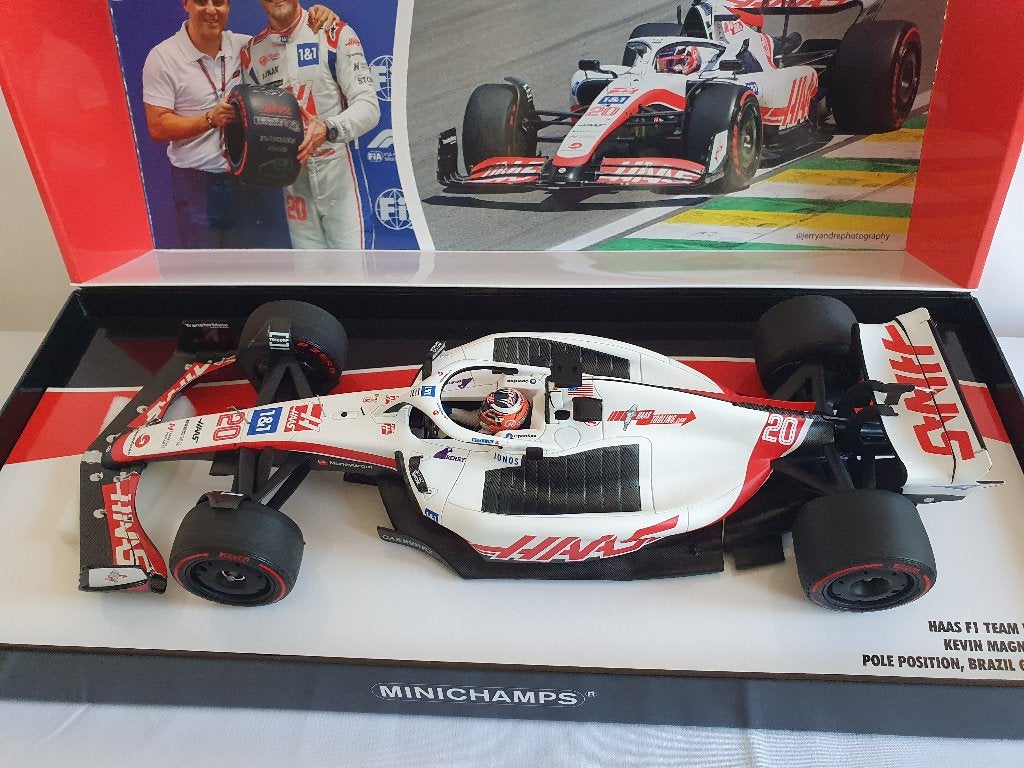 Kevin Magnussen Haas VF-22 Pole Lap Brazilië GP 2022 1:18, Hobby en Vrije tijd, Modelauto's | 1:18, Ophalen of Verzenden, Nieuw