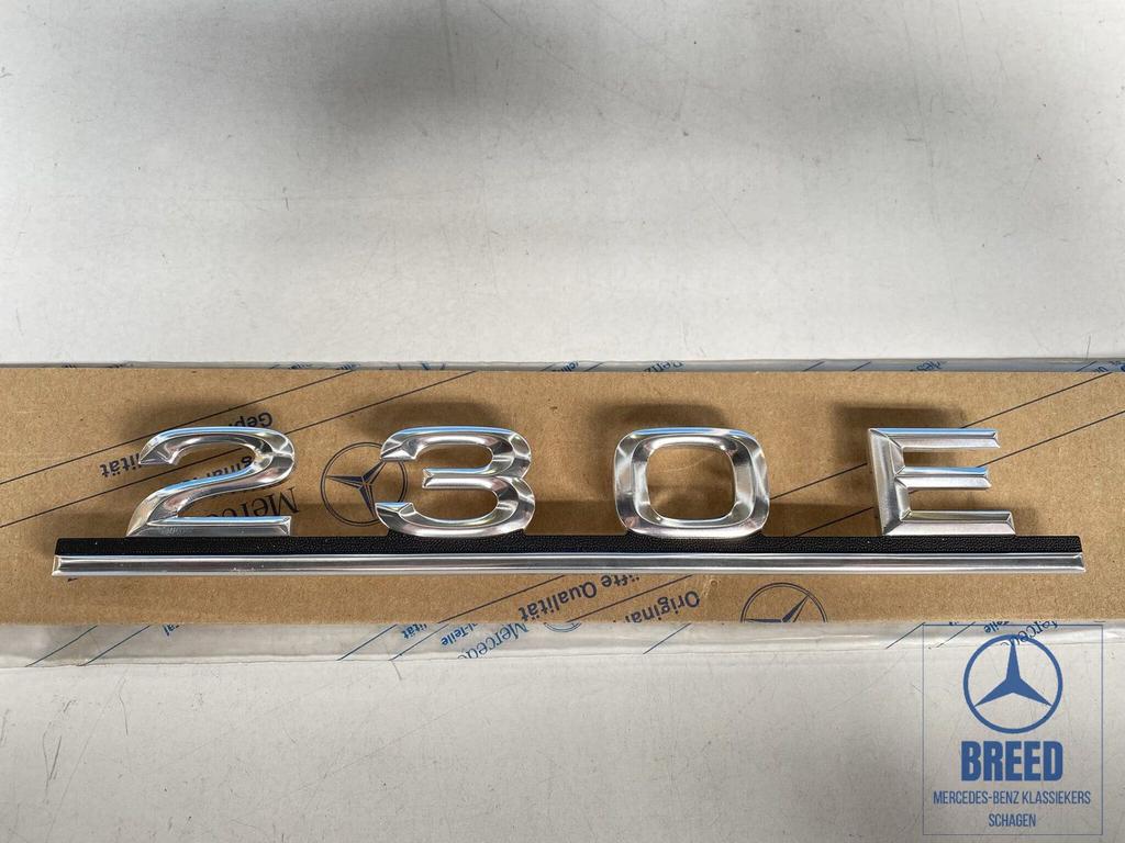 NOS typeplaatje 230E voor Mercedes-Benz W123, Autos : Pièces & Accessoires, Carrosserie & Tôlerie, Mercedes-Benz, Neuf, Enlèvement ou Envoi