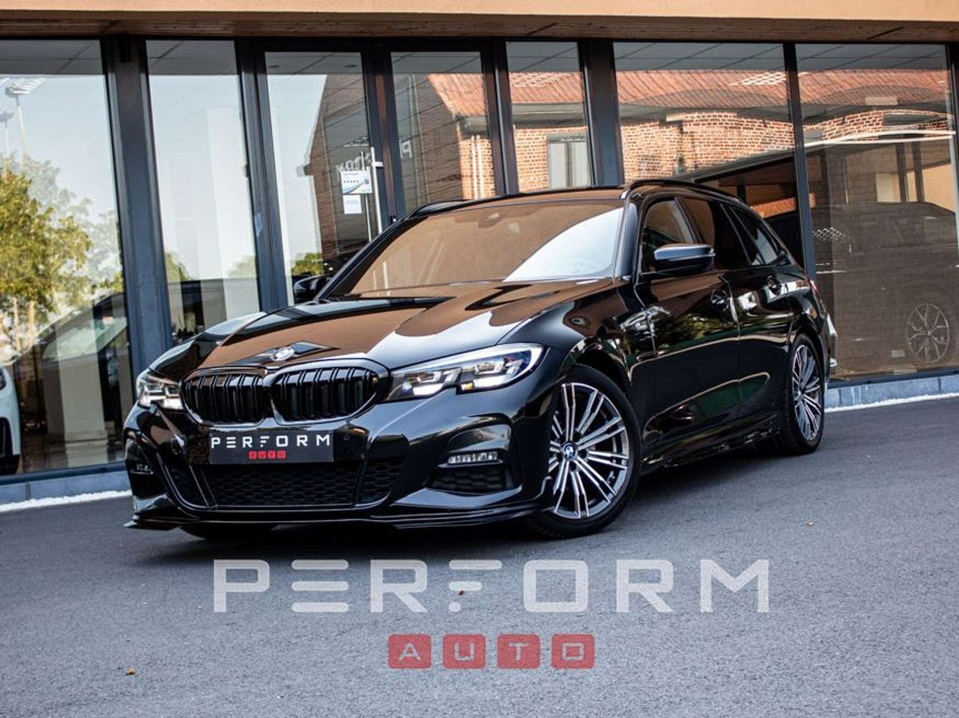 BMW 320 iAS*TOURING*M-PACK*TREKHAAK*AMBIENT LIGHT*, Auto's, Automaat, Gebruikt, 4 cilinders, https://public.car-pass.be/vhr/7af8668f-1e3f-427d-bac2-a13b060dc668