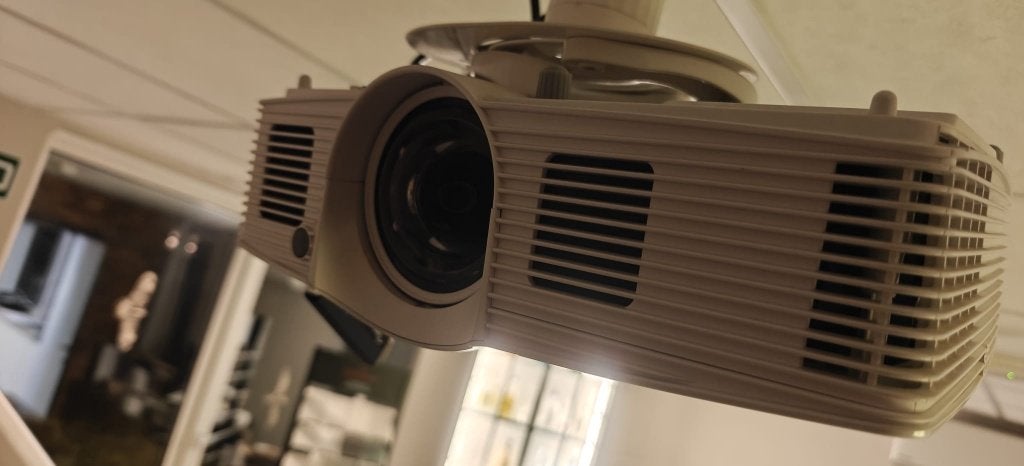 Optoma GT1080E short-throw beamer + beugel + HDCast Pro, Audio, Tv en Foto, Ophalen, Gebruikt, DLP, Full HD (1080)
