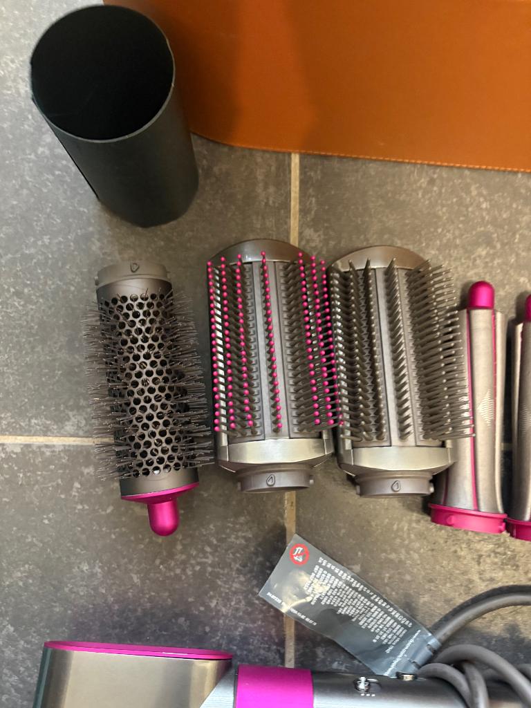 Dayson airwrap, Enlèvement, Comme neuf