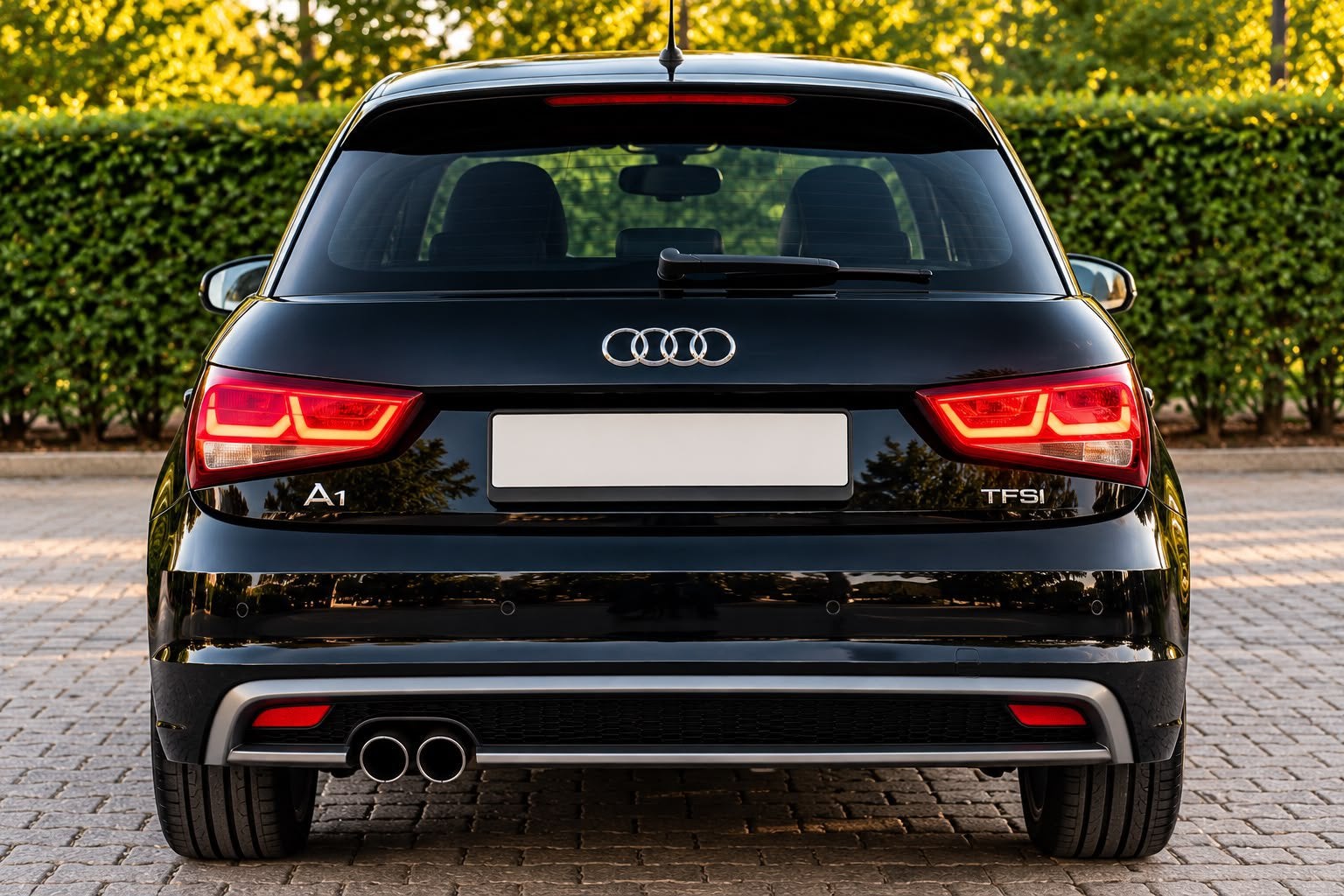 Audi a1 1.4 Benzine automaat, Auto's, A1, Zwart, 4 cilinders, Leder