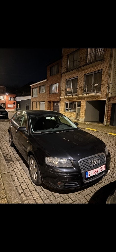 AUDI A3 Sportback 2.0i 16v Série FSI Ambition S, Cruise Control, Achat, 110 kW, Boîte manuelle