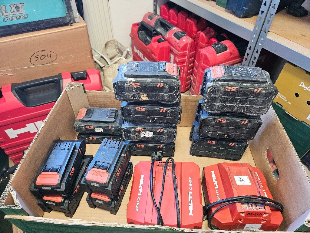 Hilti Batterijen en oplader 22 Volt + SF 6-22 (NURON), Ophalen, Zo goed als nieuw