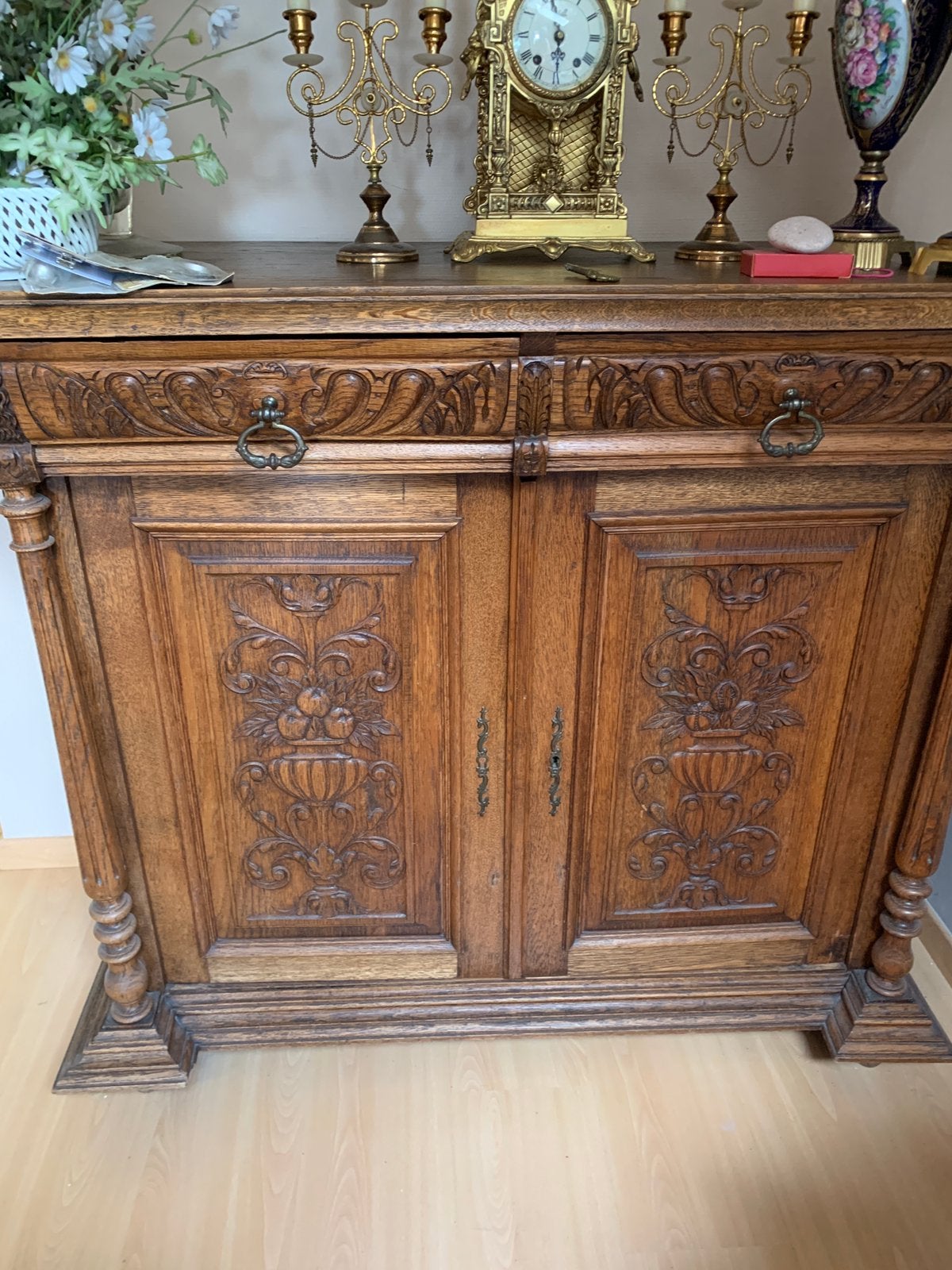 Eiken gesculpeerde kast, Antiek en Kunst, Ophalen