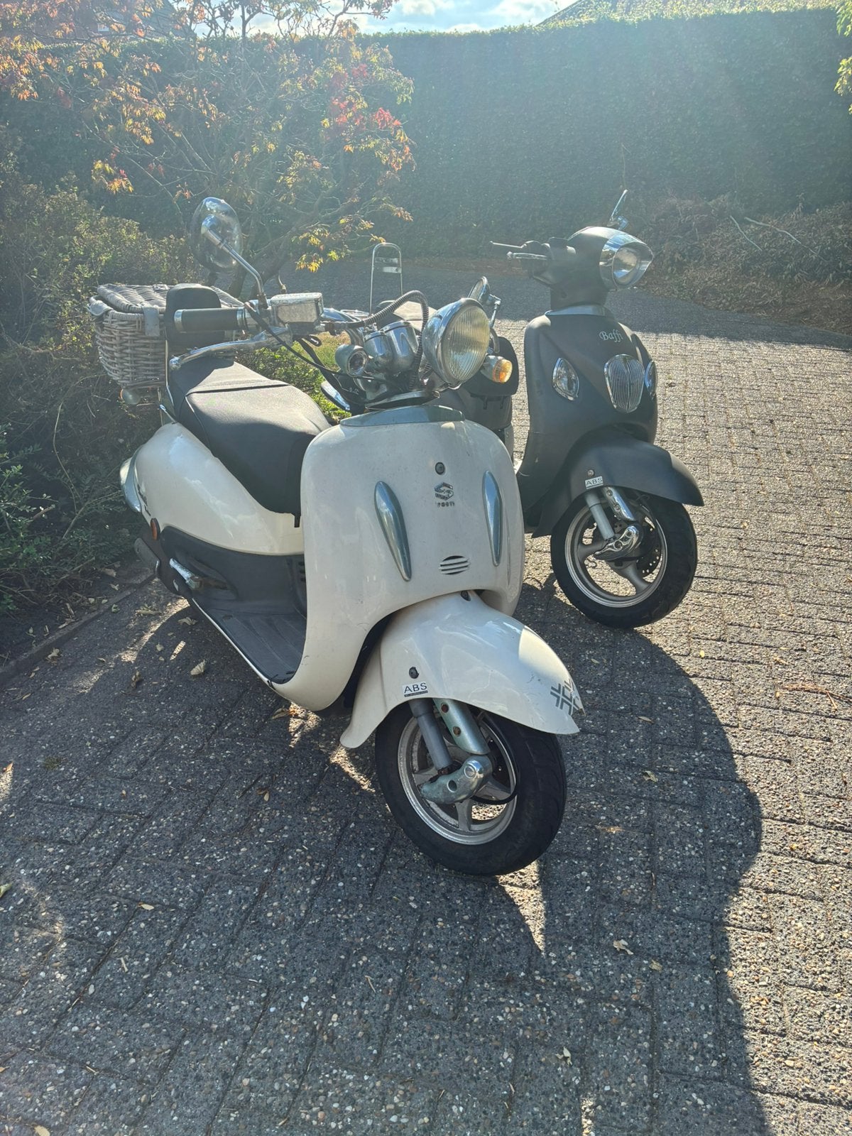 2 scooters, Vélos & Vélomoteurs, Scooters | Marques Autre, Enlèvement, Comme neuf