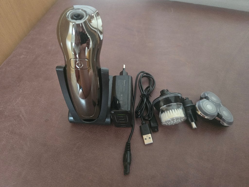 Trimmer met verschillende opzetstukken, Ophalen of Verzenden, Gebruikt, Scheren en Epileren
