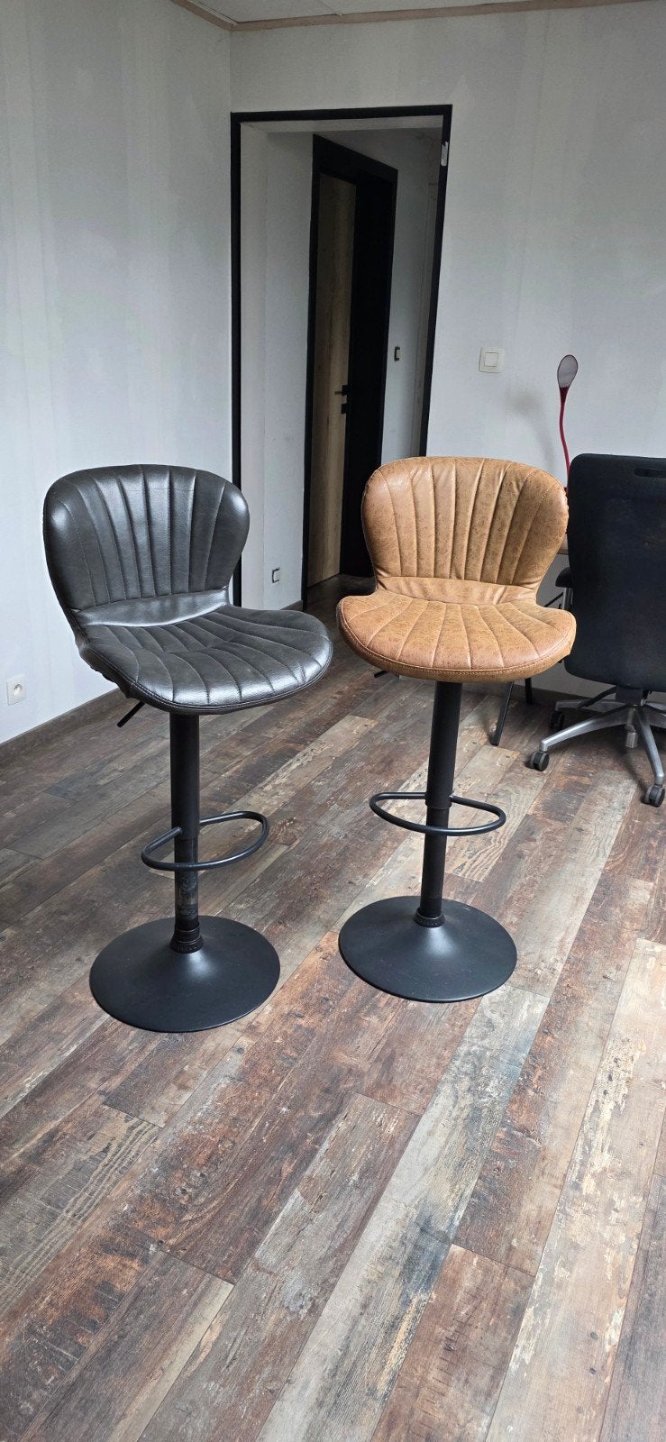 Lot de 2 chaises de bar en simili cuir, 2 tabourets, Utilisé, Cuir, 60 à 90 cm