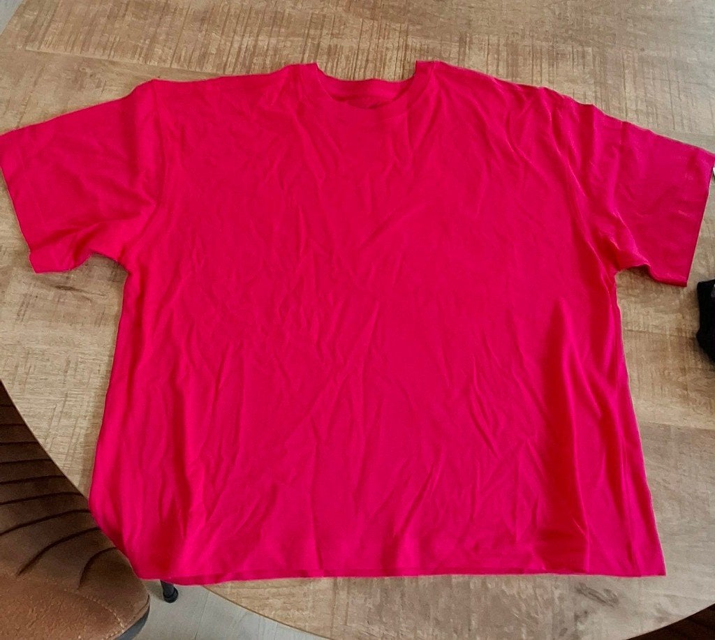 nouveau t-shirt et pantalon de fitness taille moyenne, Vêtements | Femmes, Vêtements de sport, Enlèvement ou Envoi, Neuf, Taille 38/40 (M)