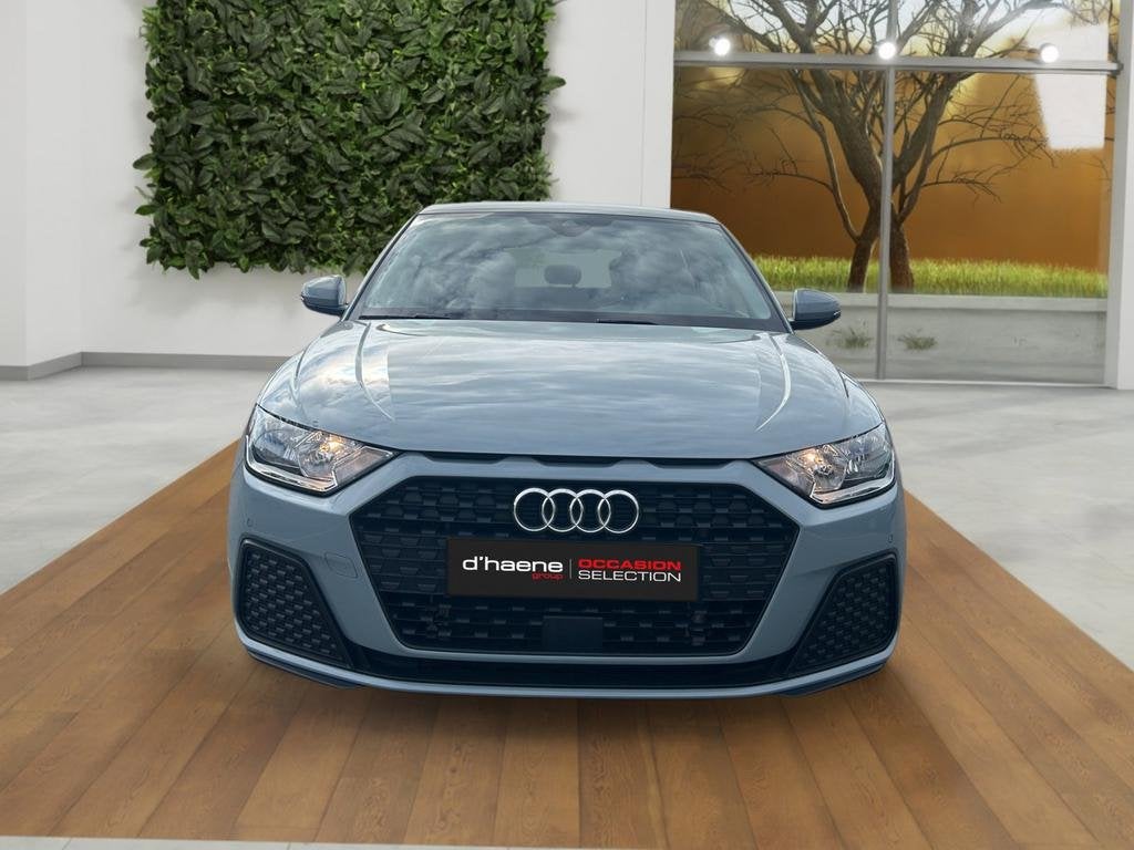 Audi A1 Sportback A1 Sportback 25 TFSI Business Edition Attr, Auto's, Audi, Automaat, A1, Navigatiesysteem, Zilver of Grijs