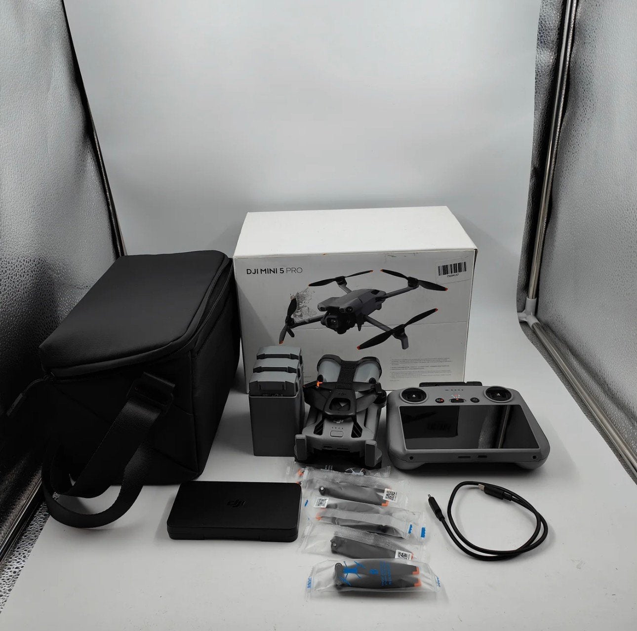 DJI Mini 5 Pro Fly More Combo (DJI RC 2) Zo goed als nieuw, Ophalen of Verzenden, Zo goed als nieuw, DJI