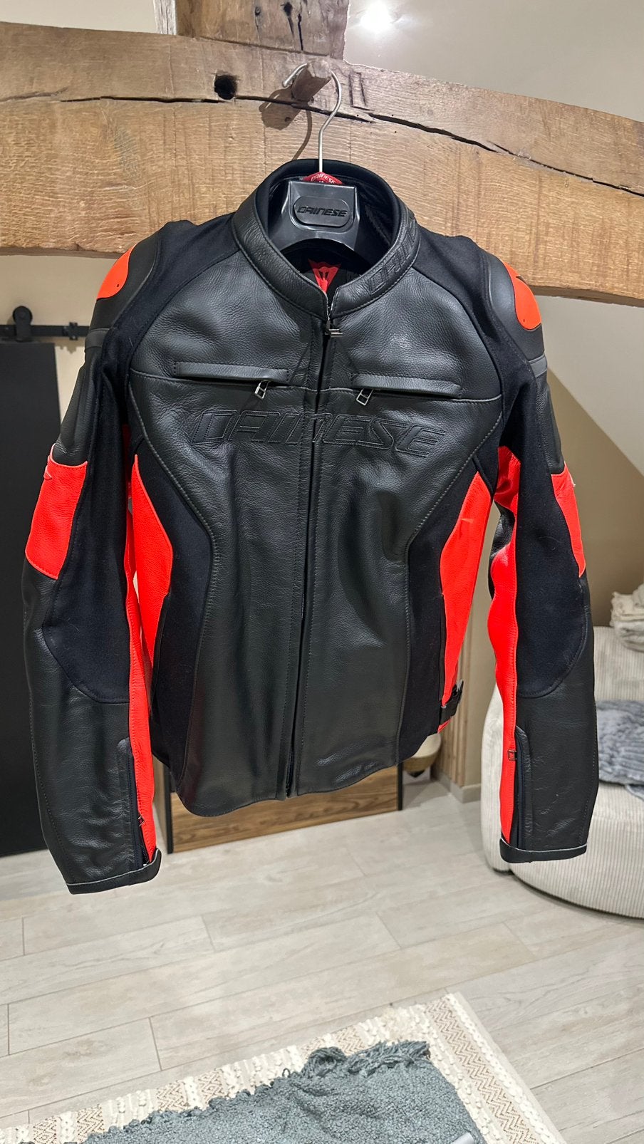 Veste en cuir femme dainese, Enlèvement
