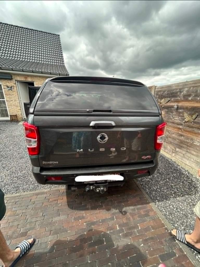 pick up musso 4x4 2.2liter, Autos, SsangYong, Argent ou Gris, Achat, Chargement par induction pour smartphones, Euro 6
