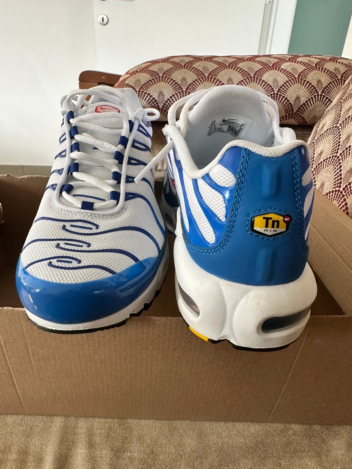 Nike, Enlèvement, Neuf