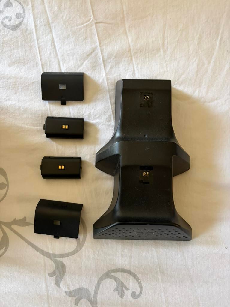 Chargeur manette série Venom, Consoles de jeu & Jeux vidéo, Enlèvement, Comme neuf