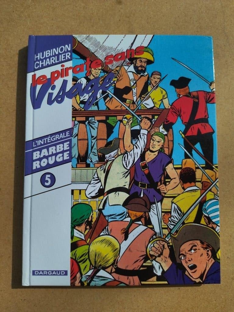 Intégrale Barbe Rouge 5 - Le Pirate sans visage / 2001, Livres, Enlèvement ou Envoi, Charlier - Hubinon, Une BD, Utilisé