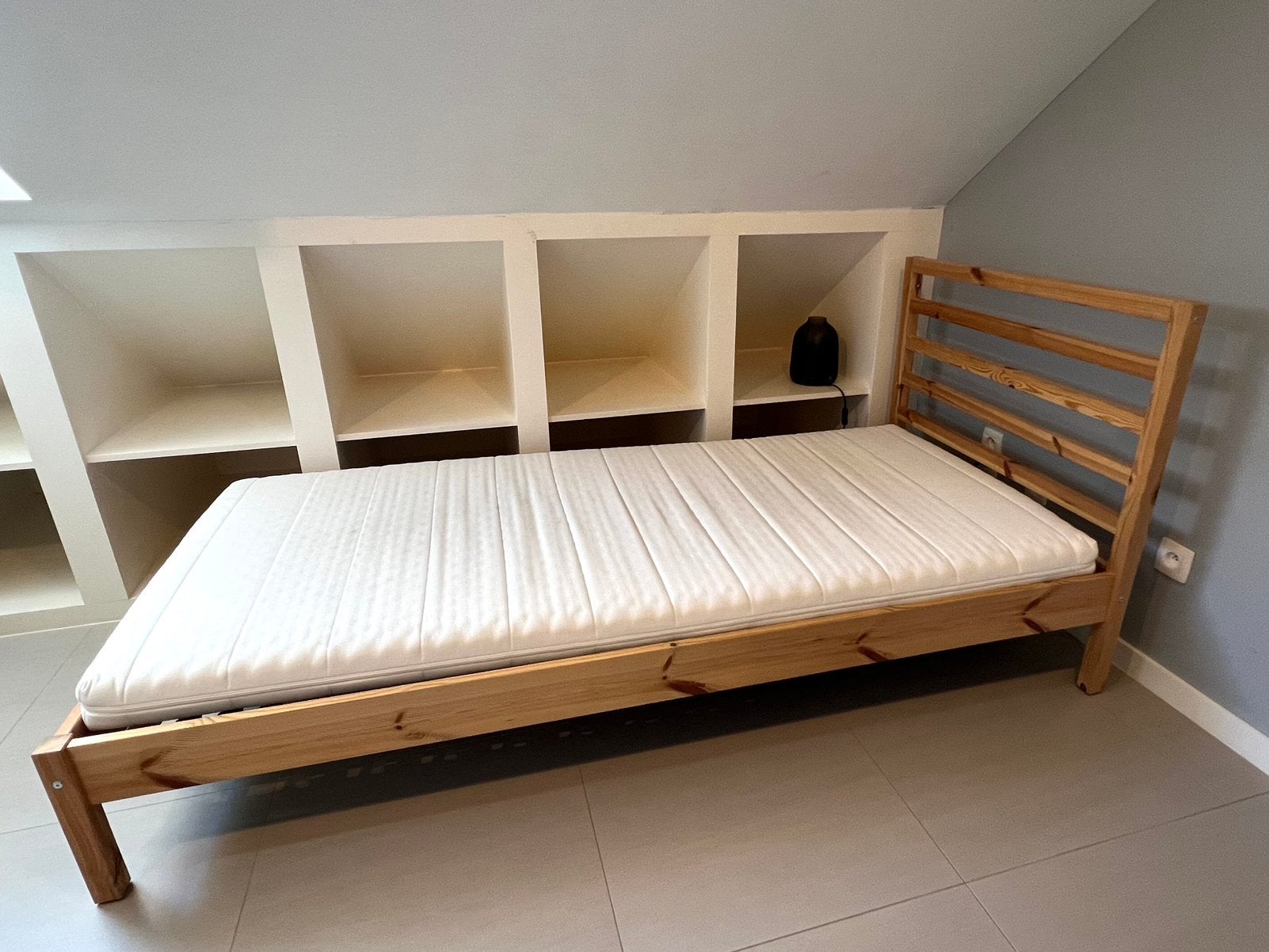 Ensemble - Lit 90 x200 cm + sommier + matelas, 90 cm, Autres couleurs, Une personne, Enlèvement