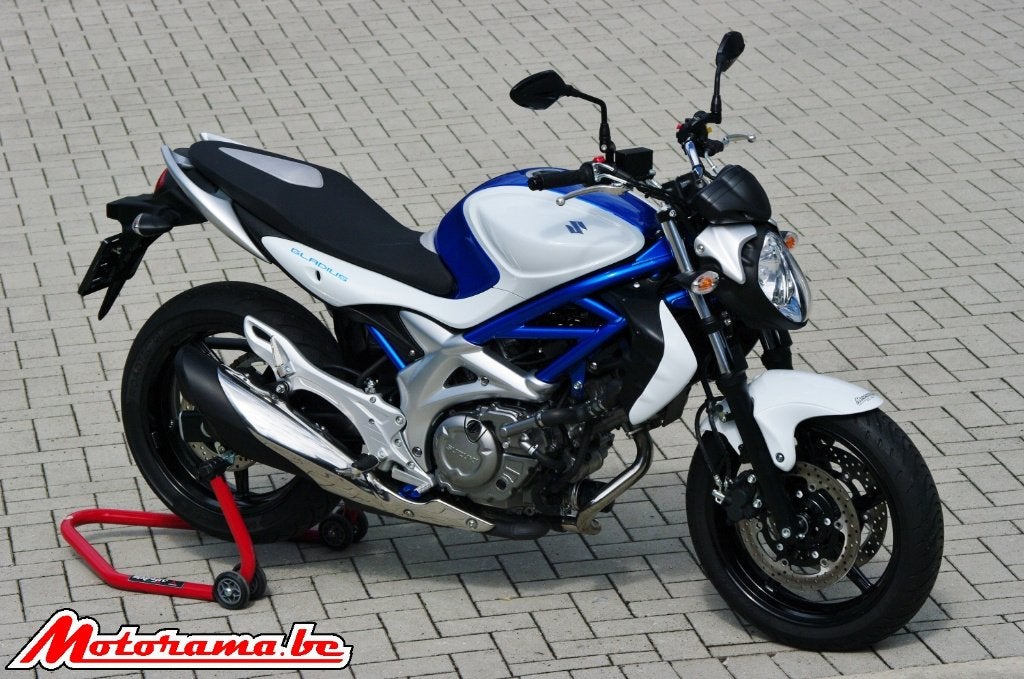 Suzuki SFV 650 Gladius - 2010 - 8000 km @Motorama, 2 cilinders, Occasion, Motorrijbewijs A, Bedrijf
