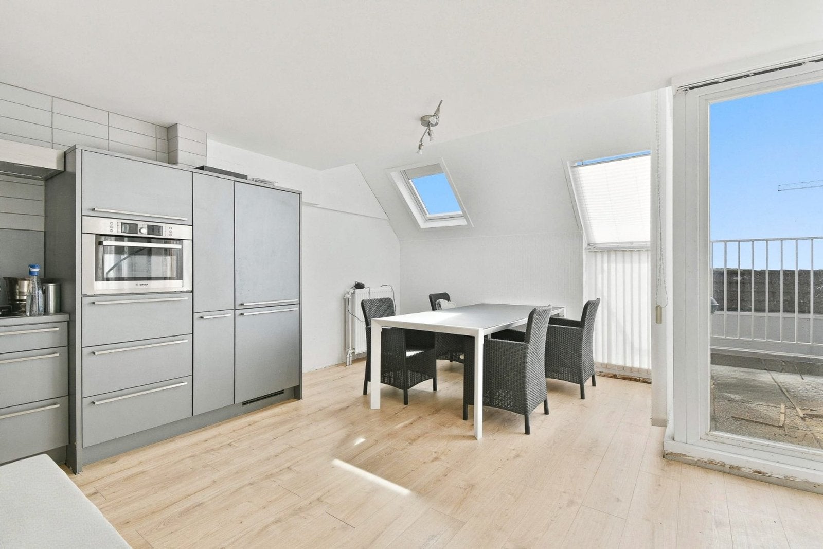 Duplex-appartement met twee ruime slaapkamers en een ruim, Immo
